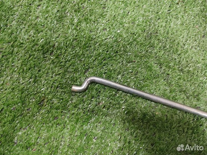 Упор капота Toyota RAV4 A2 2005