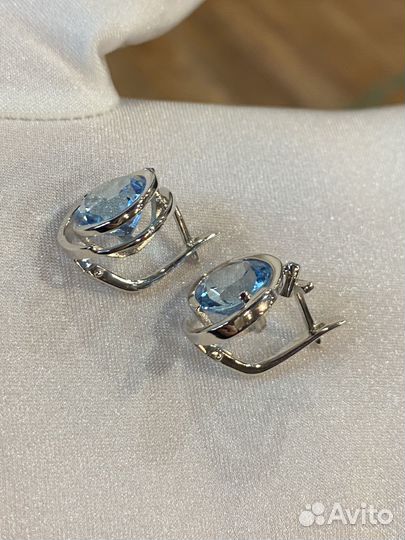 Золотые серьги с топазами