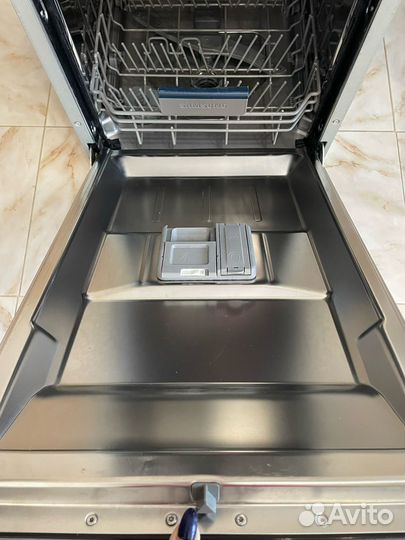 Посудомоечная машина Samsung DW50R4040BB