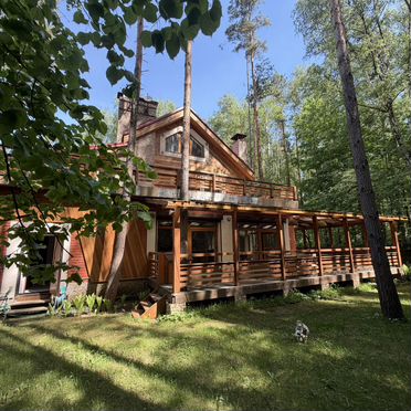 Коттедж 430 м² на участке 14 сот.