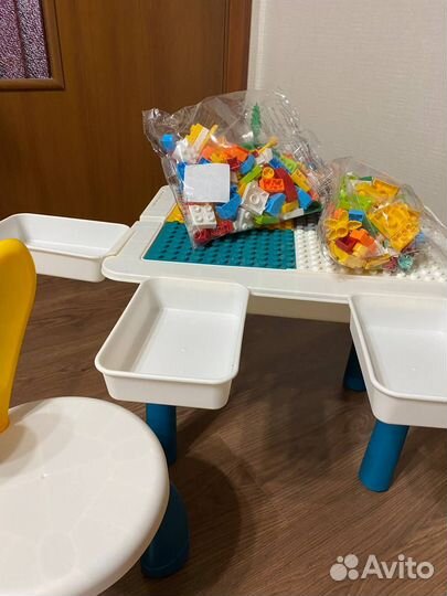 Детский игровой стол с конструктором