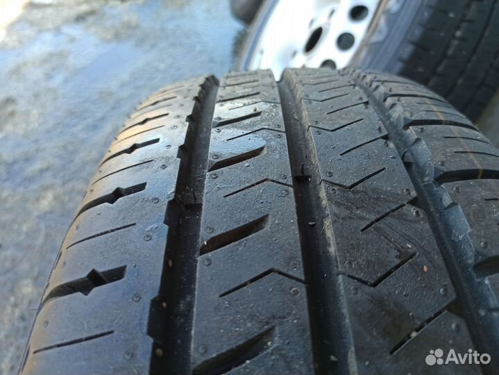 Hankook Radial RA28 205/65 R16