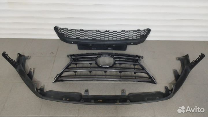 Решетка радиатора Lexus NX