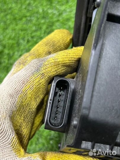 Педаль газа Mercedes E W212 1.8 2009