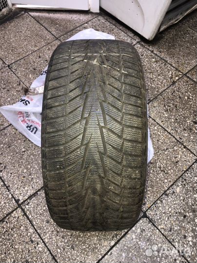Hankook Winter I'Cept IZ2 255/35 R19