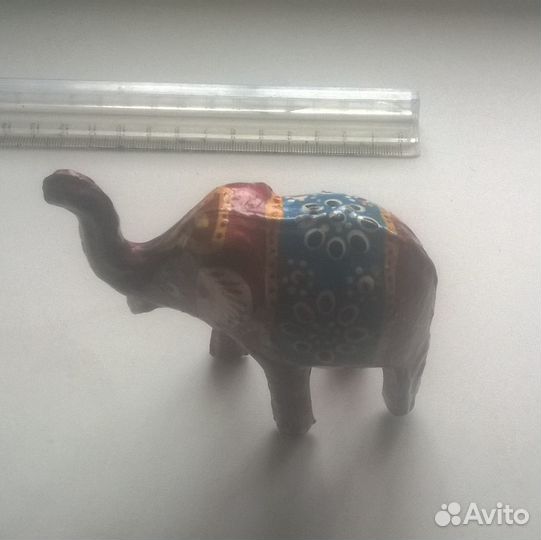 Статуэтка слоник из дерева