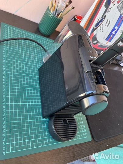 Капсульная кофемашина Nespresso essenza mini