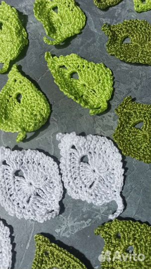 Вязаные цветы и листочки ручной работы