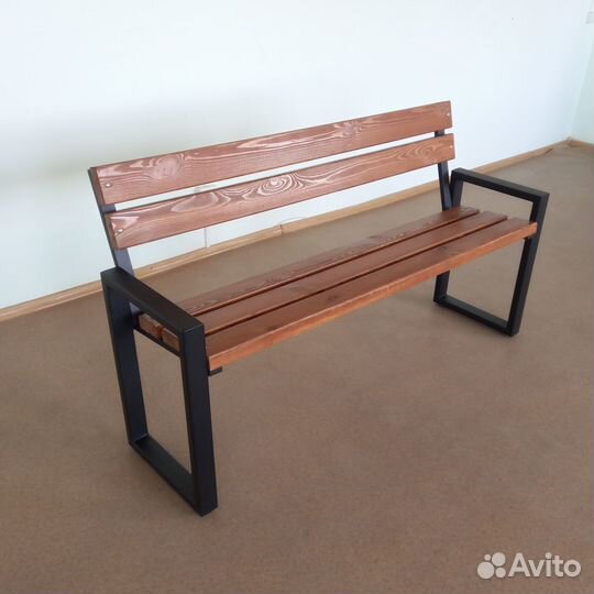 Скамья уличная