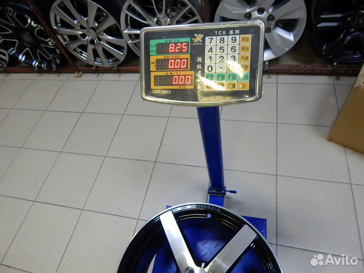 Всего 3шт Vossen cv3 R17 J8 ET30 5*114,3 5109