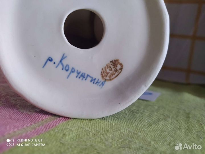 Фарфоровые фигурки разные