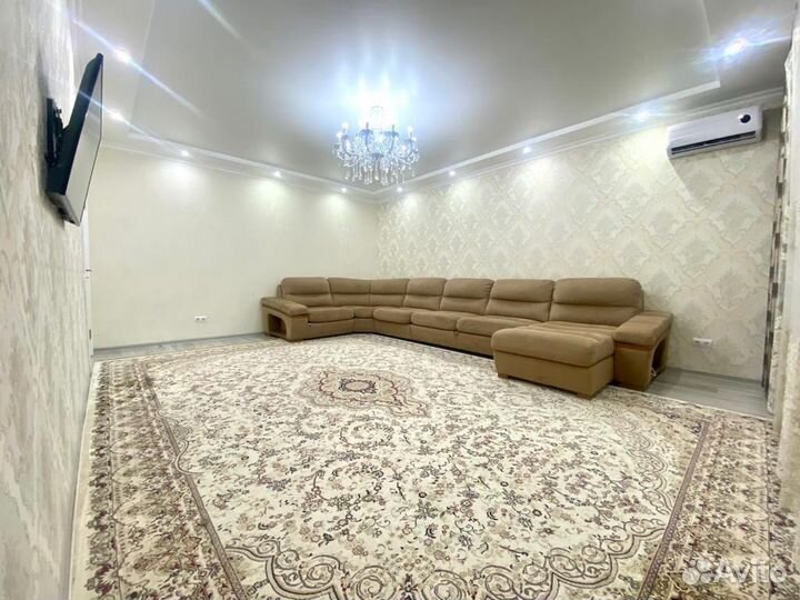 Большой угловой диван