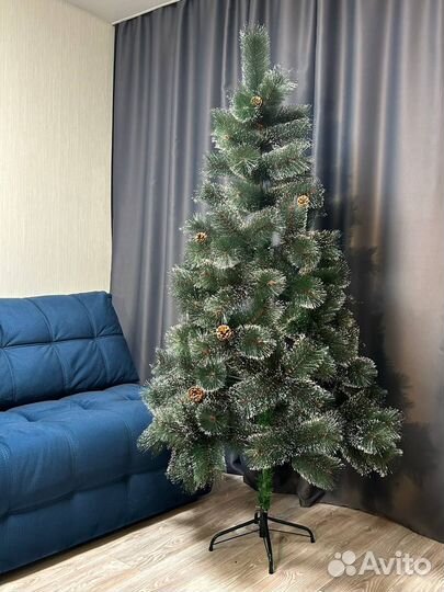 Пушистые елки с шишками