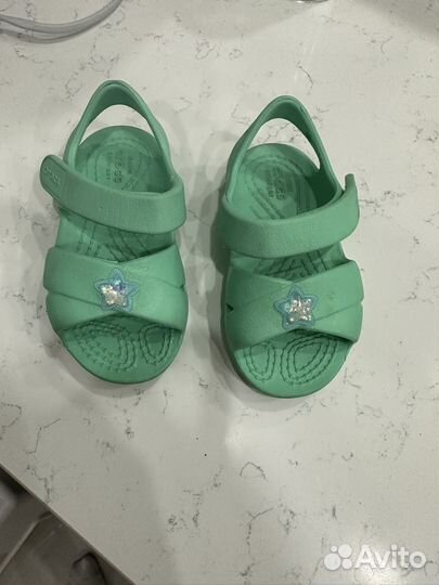 Сандали Crocs для девочки