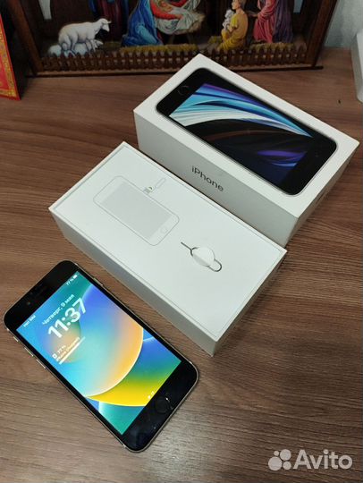 iPhone SE (2022), 128 ГБ