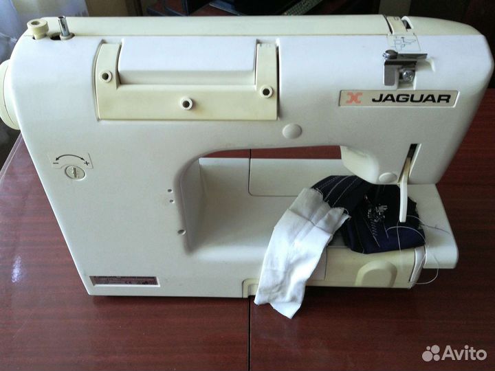 Швейная машинка jaguar model 415