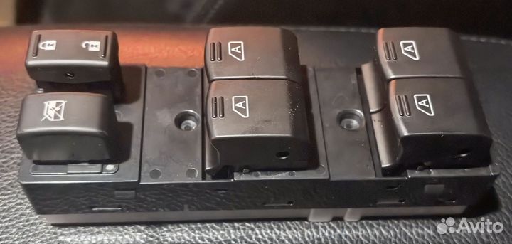 Блок кнопок стеклоподъёмников на Infiniti