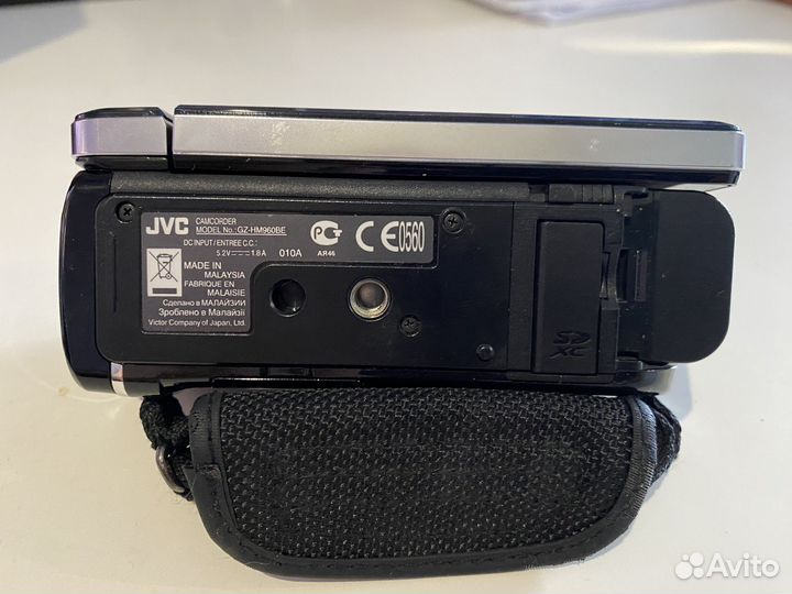 Видеокамера JVC Everio GZ-HM960