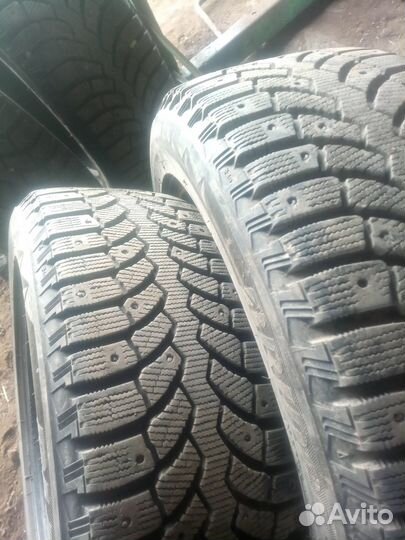 Bridgestone Blizzak Spike-01 205/55 R16