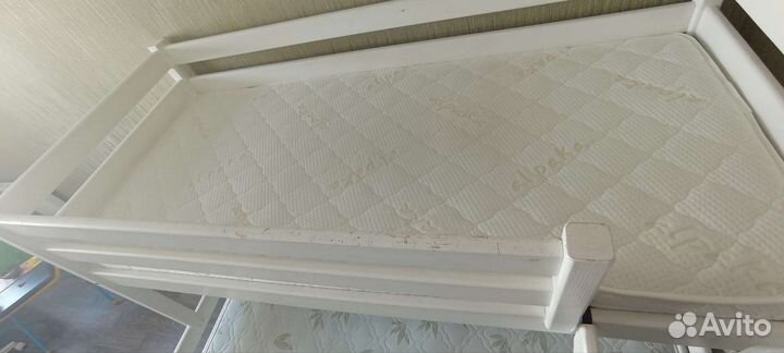 Двухъярусная кровать бу с матрасами