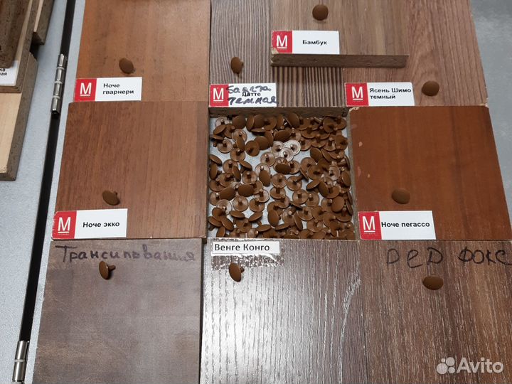 100 штук: заглушка орех тёмный 18