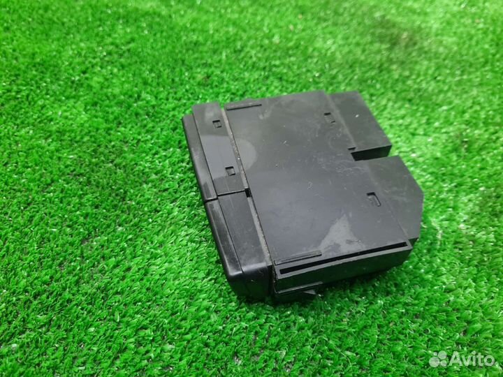 Кнопка обогрева заднего стекла Тойота Авенсис Т250