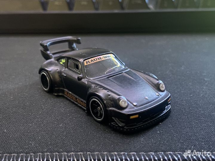 Hot wheels porsche 930 rwb