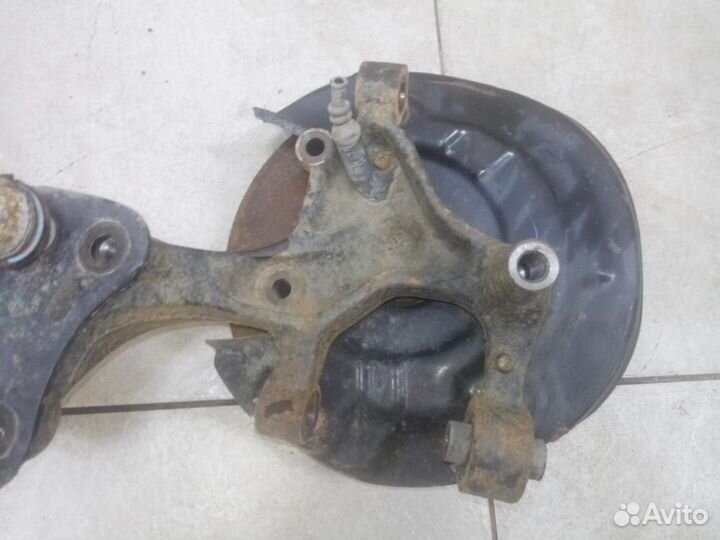 Кулак поворотный задний правый Volkswagen Jetta 5