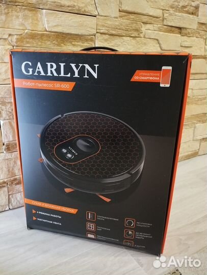 Робот пылесос Garlyn SR-600