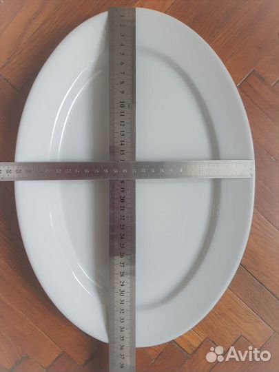 Продам 2 больших блюда (тарелки)