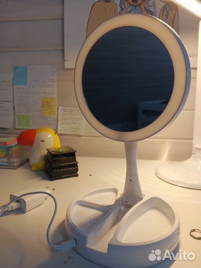 Зеркало с подсветкой настольное