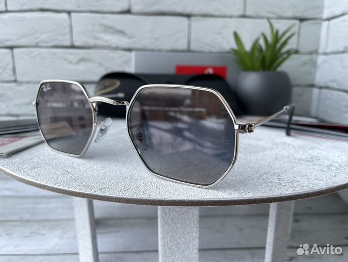 Солнечные очки rayban