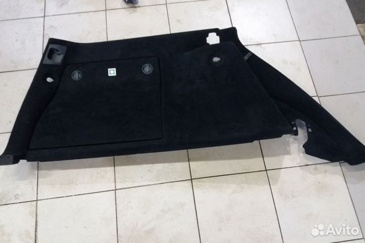 Обшивка багажника левая Mercedes W164