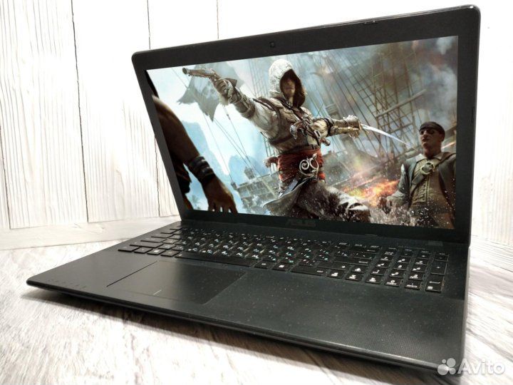 Мощный Asus 2 видеокарты + SSD + 8GB Oзу + 15.6