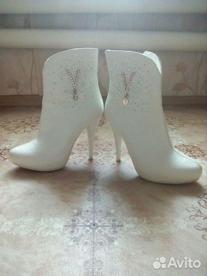 Женские ботильоны