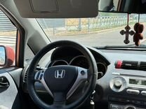 Honda Jazz 1.3 CVT, 2005, 230 000 км, с пробегом, цена 600 000 руб.