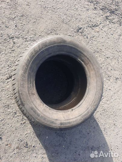 Michelin  Defender XT 235/60 R16