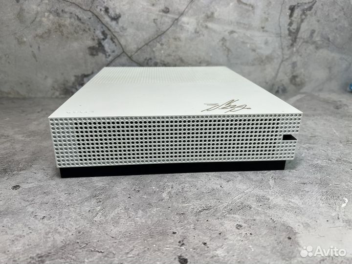 Xbox one s 1tb с дисководом