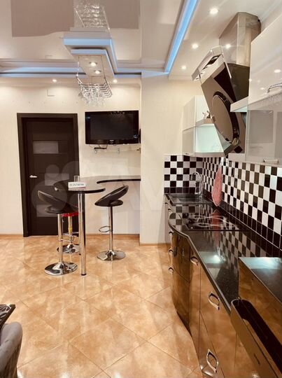 2-к. квартира, 80 м², 3/17 эт.