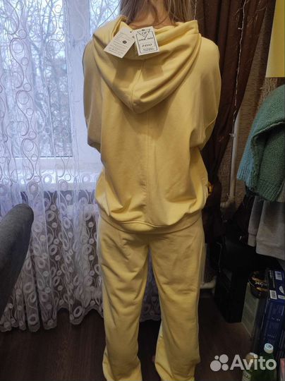 Спортивный костюм женский