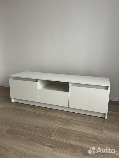 Тумба под телевизор белая