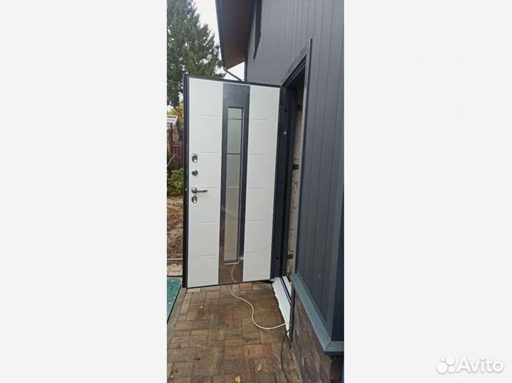 Входная дверь Тундра с терморазрывом и стеклопакет