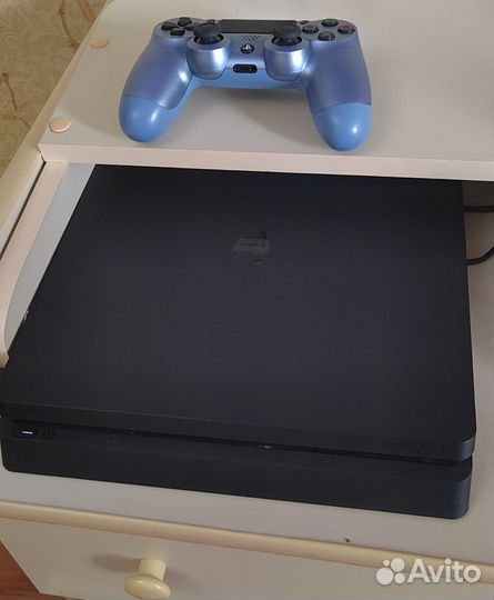 Игровая приставка ps4 slim 1tb с джойстиком