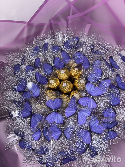 Букет из 45 бабочек с конфетами