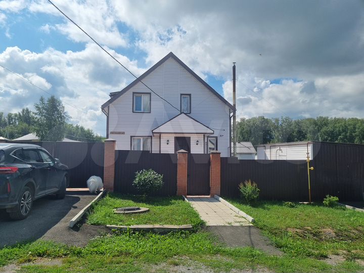 Коттедж 160 м² на участке 12 сот.