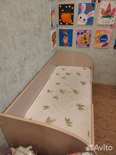 Детская кроватка