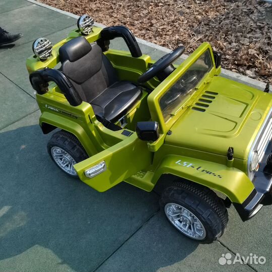 Детский электромобиль бу