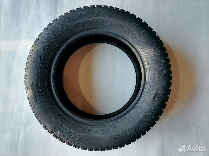 Pirelli Winter Carving Edge 215/65 R16