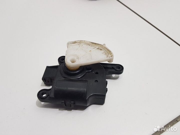 Моторчик привода заслонок отопителя