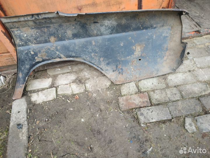Крыло переднее левое на газ 2410
